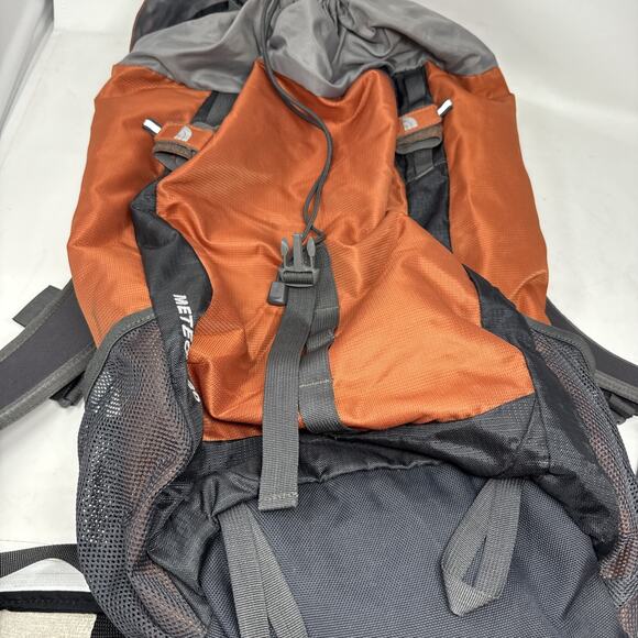 The North Face Meteor 30 Backpack Orange W/ Rain cover Hiking Backpacking - Picture 3 of 8